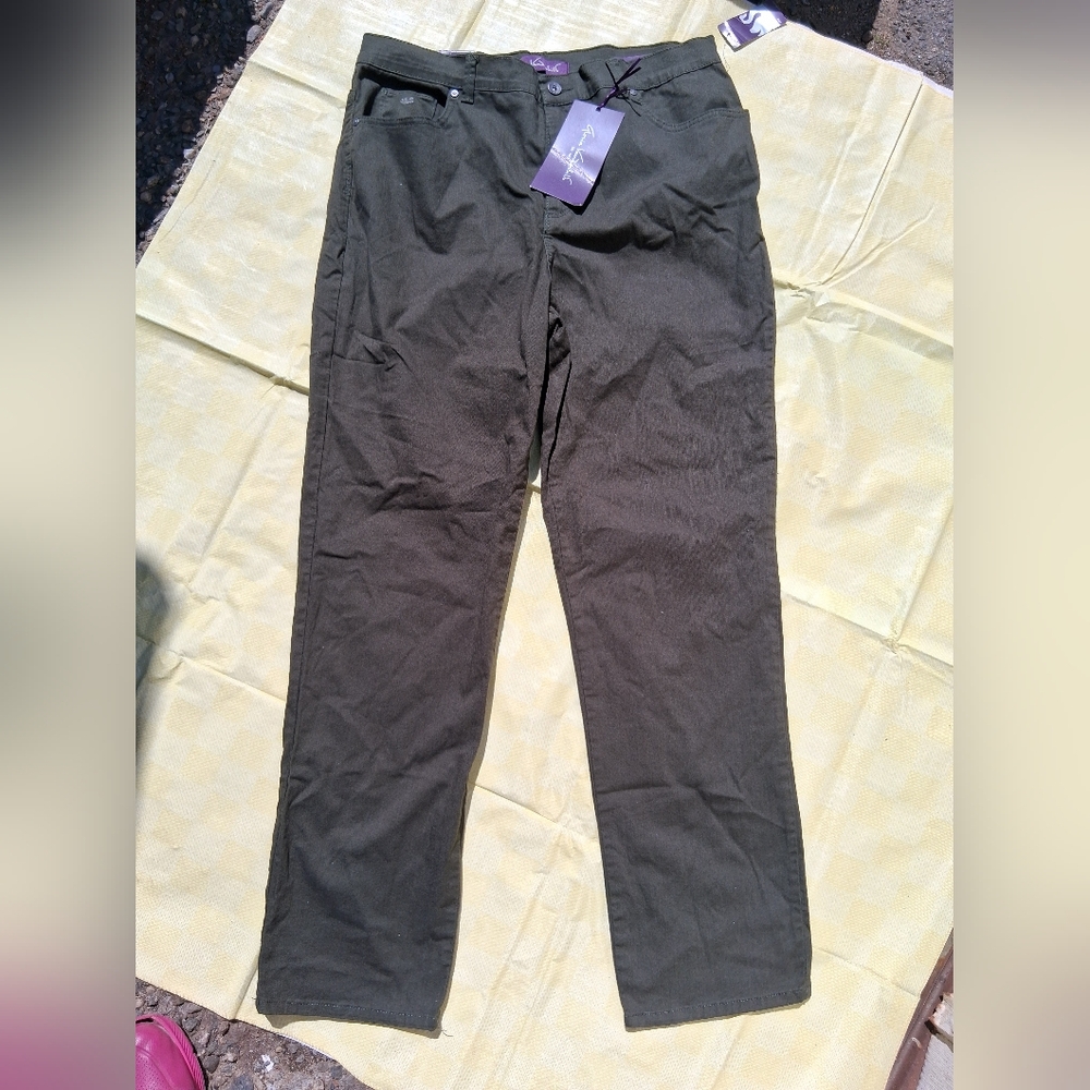 Gloria Vanderbilt Amanda Brown Jeans Size 16 New